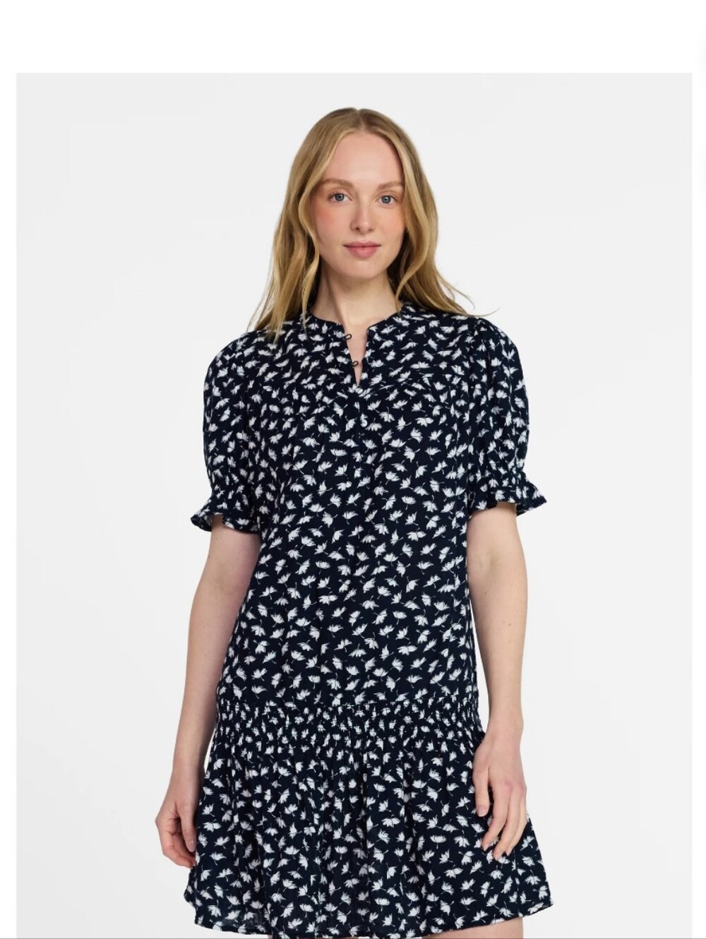 XXXL/22 Navy and White Floral Drop Waist Dress